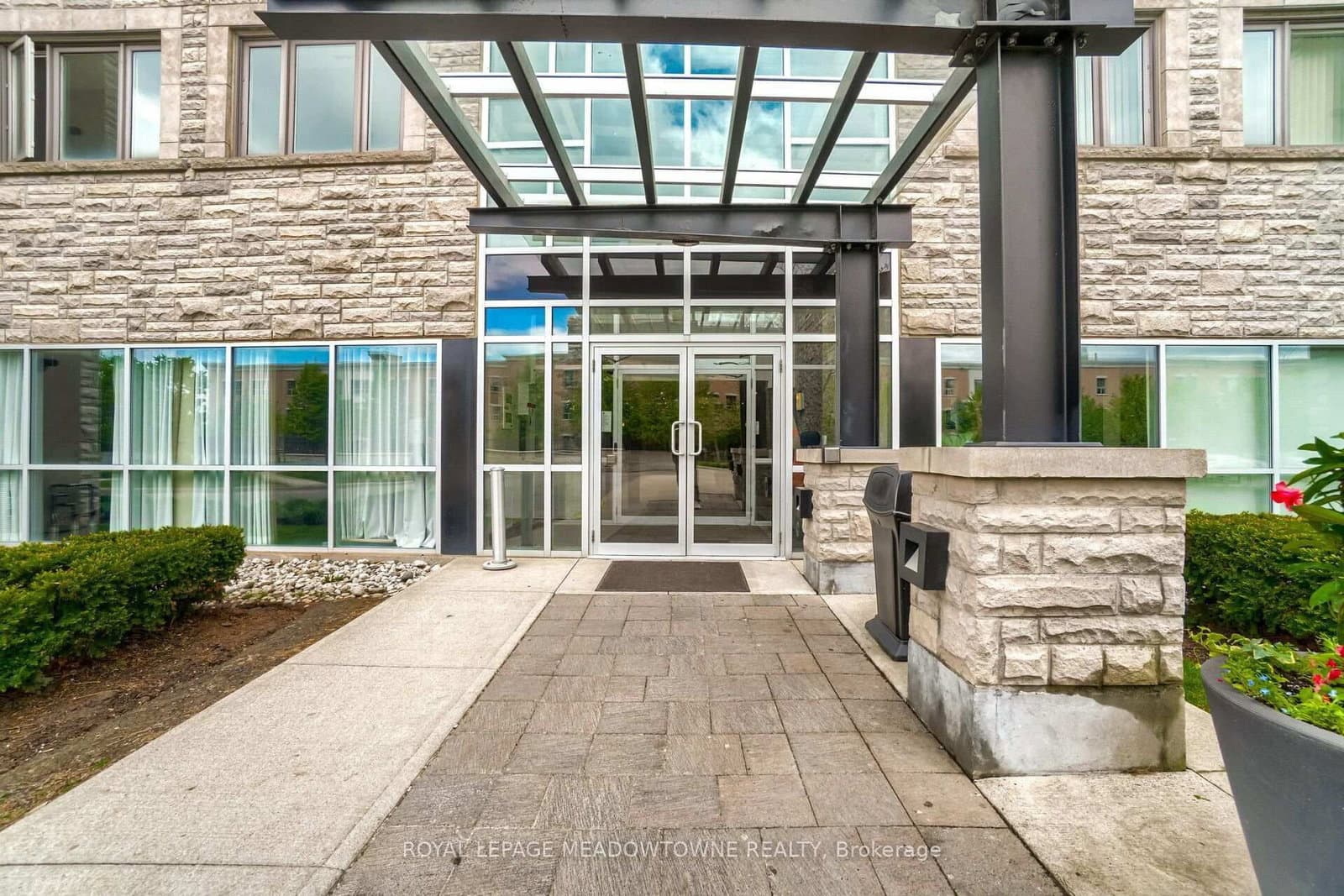 570 Lolita Gardens, Unit 119 thumbnail 4
