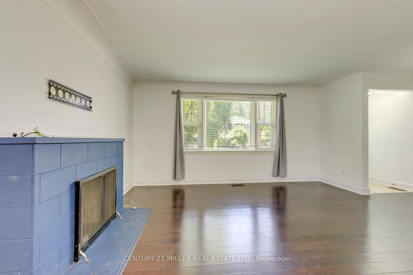 2048 Edinburgh (Main Level) Drive thumbnail 7