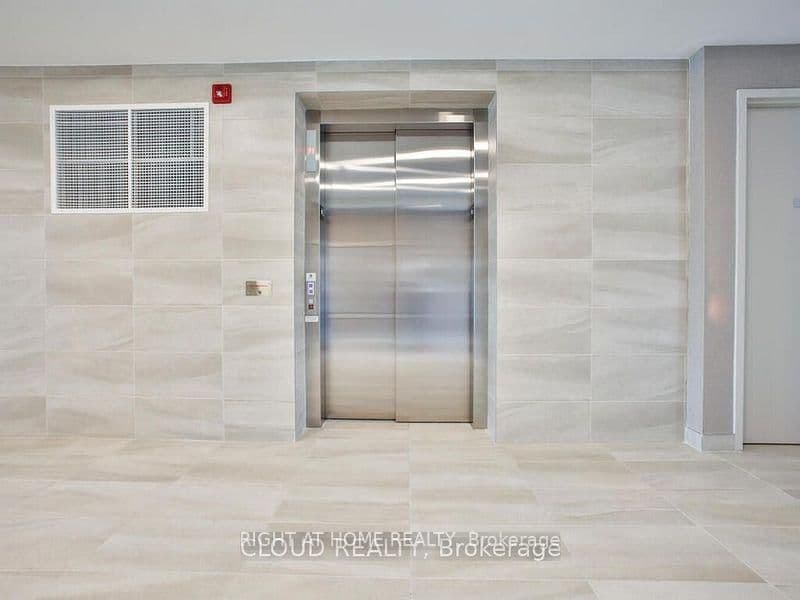 58 SKY HARBOUR Drive, Unit 410 thumbnail 9