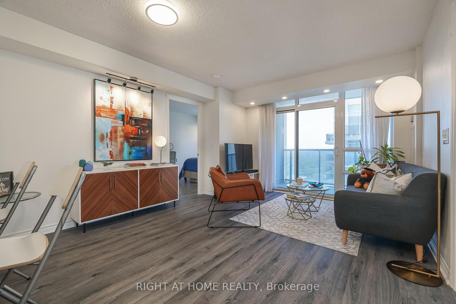 3 Michael Power Place, Unit 2402 thumbnail 10
