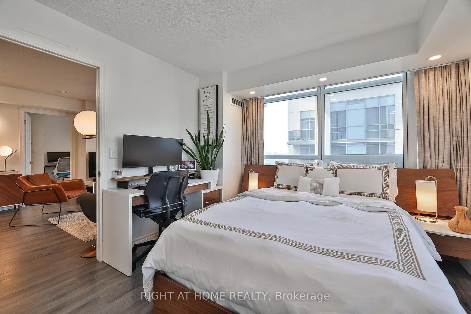 3 Michael Power Place, Unit 2402 thumbnail 17