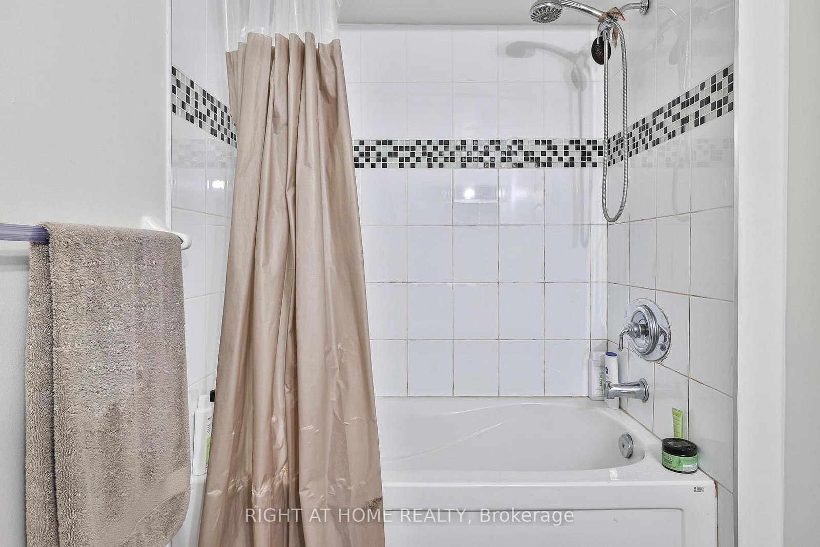 3 Michael Power Place, Unit 2402 thumbnail 25