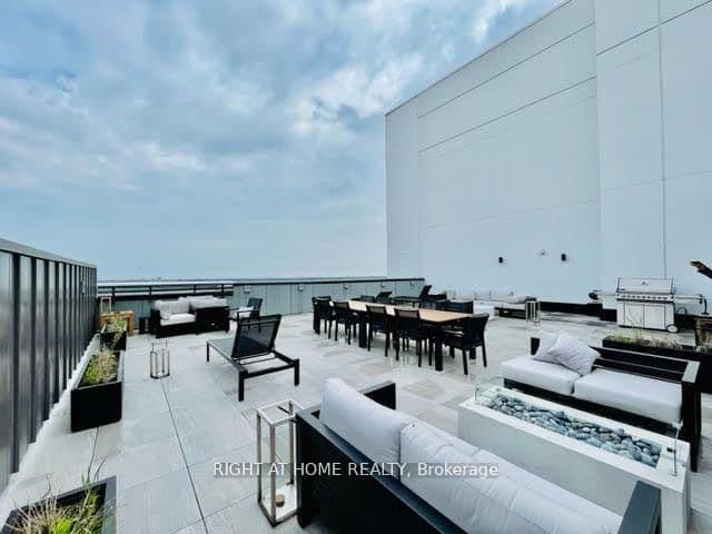 95 Dundas Street W, Unit 29 thumbnail 23