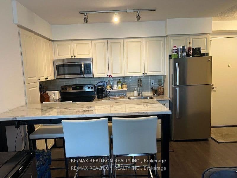830 Lawrence Avenue W, Unit 917 thumbnail 22