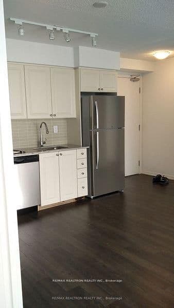 830 Lawrence Avenue W, Unit 917 thumbnail 4