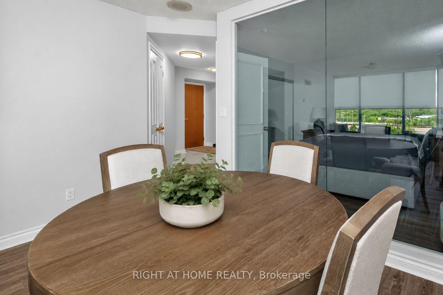 1 Palace Pier Court, Unit 607 thumbnail 11