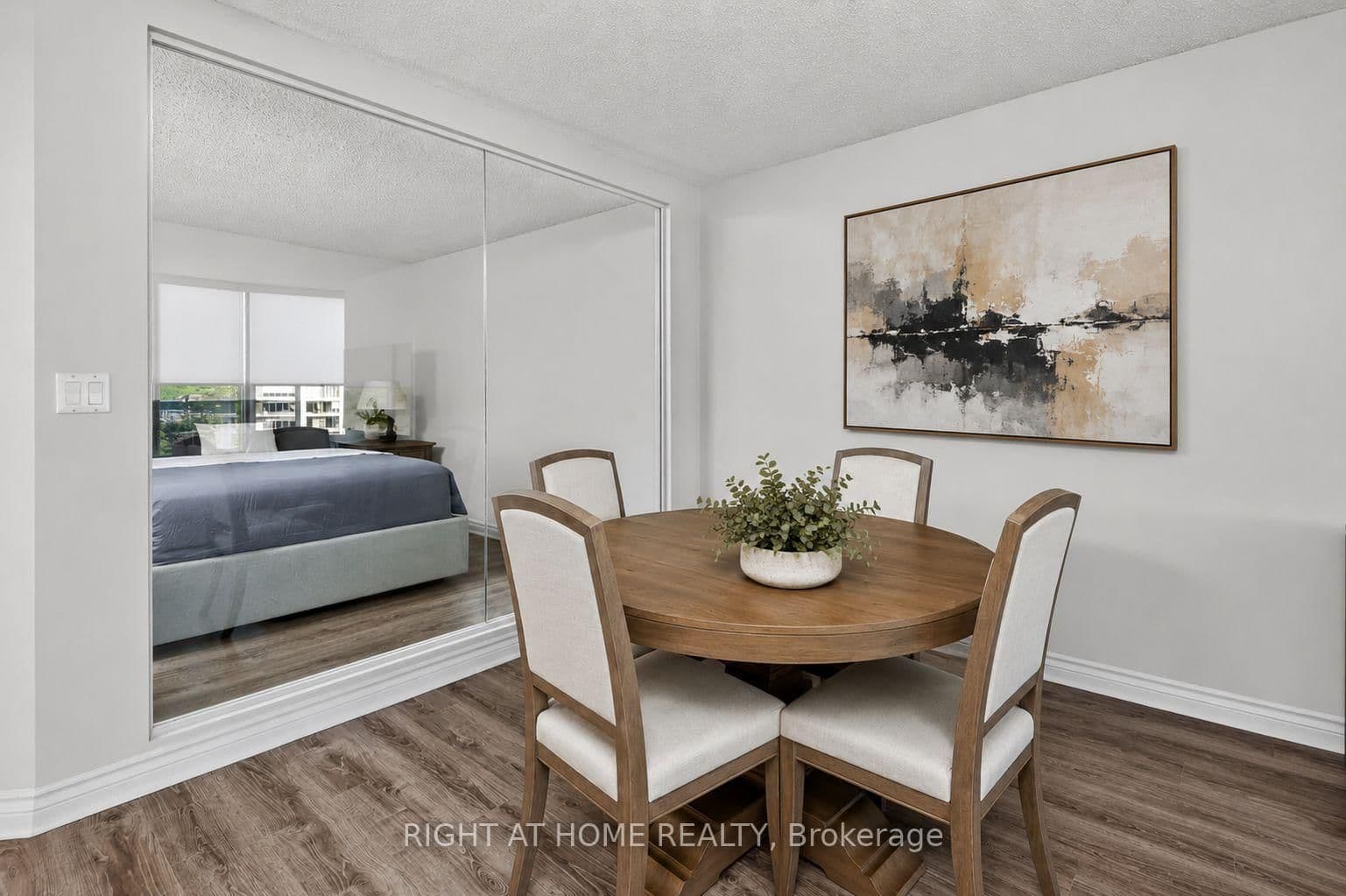 1 Palace Pier Court, Unit 607 thumbnail 13