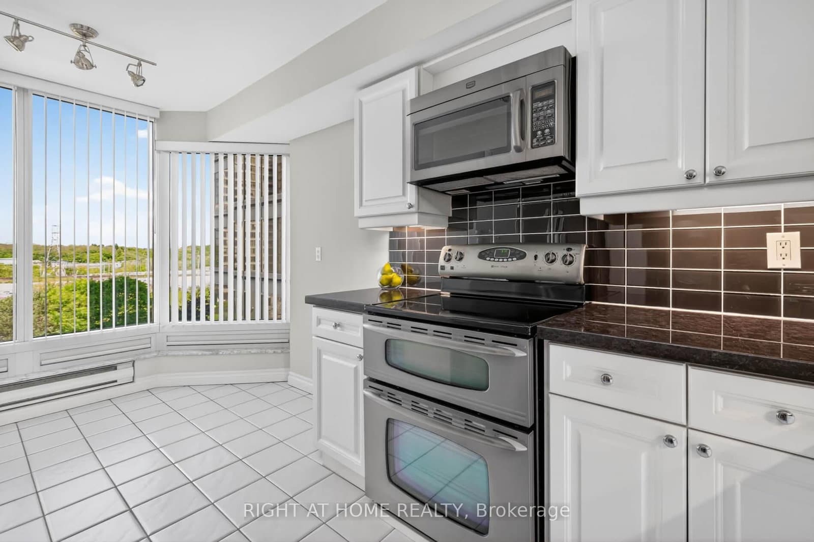 1 Palace Pier Court, Unit 607 thumbnail 18