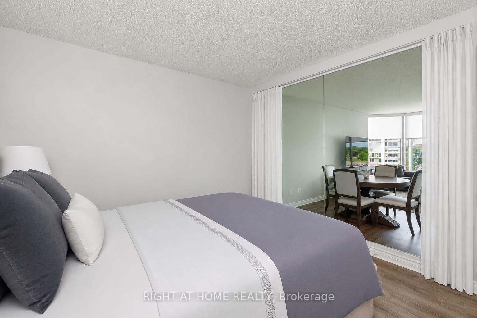 1 Palace Pier Court, Unit 607 thumbnail 23