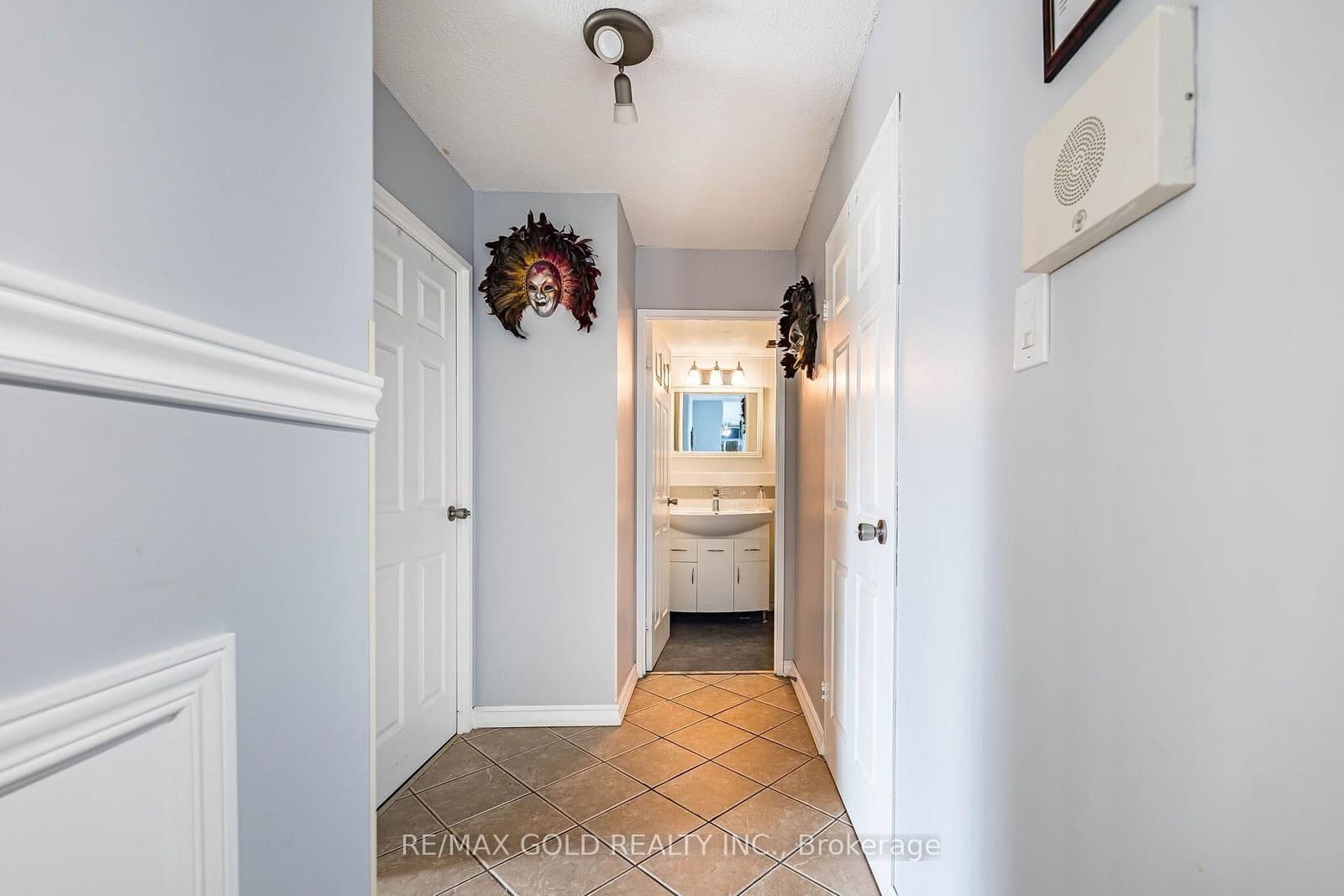 21 Knightsbridge Road, Unit 407 thumbnail 10