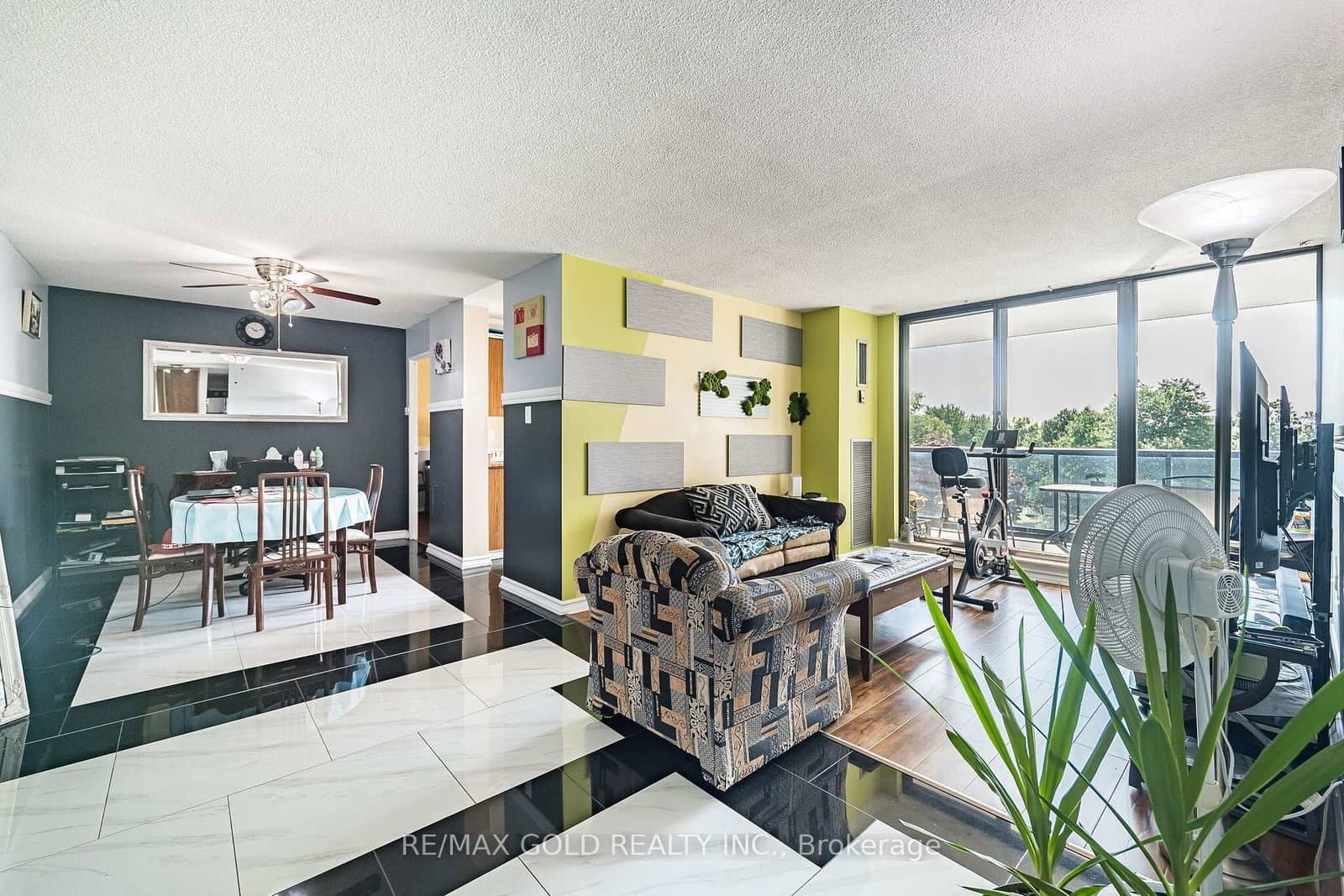 21 Knightsbridge Road, Unit 407 thumbnail 13