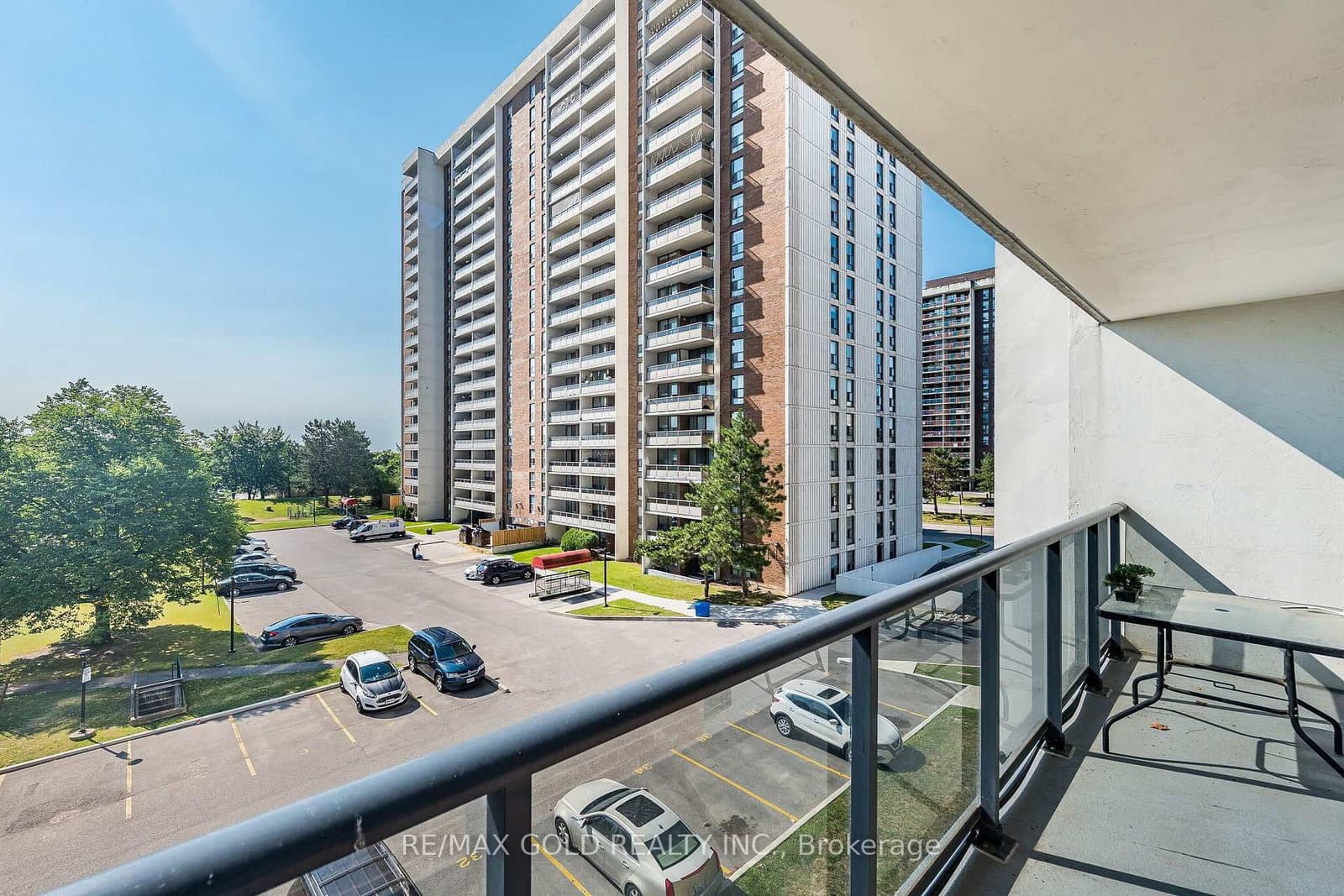 21 Knightsbridge Road, Unit 407 thumbnail 24