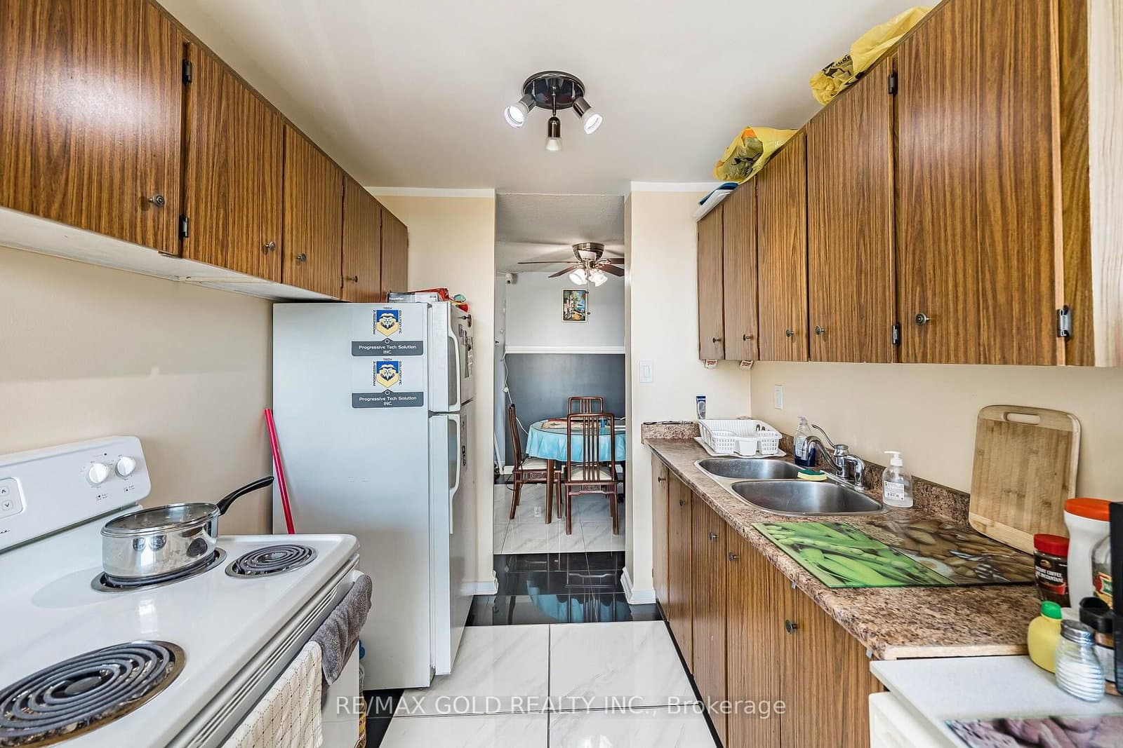 21 Knightsbridge Road, Unit 407 thumbnail 34