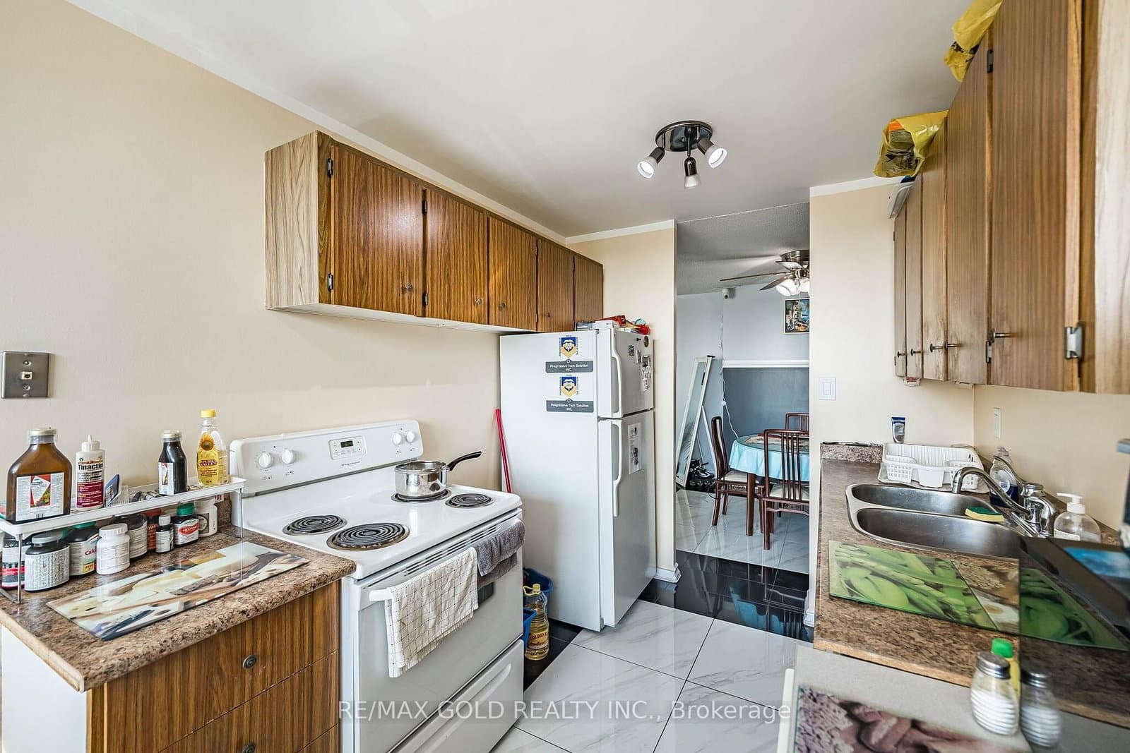 21 Knightsbridge Road, Unit 407 thumbnail 35