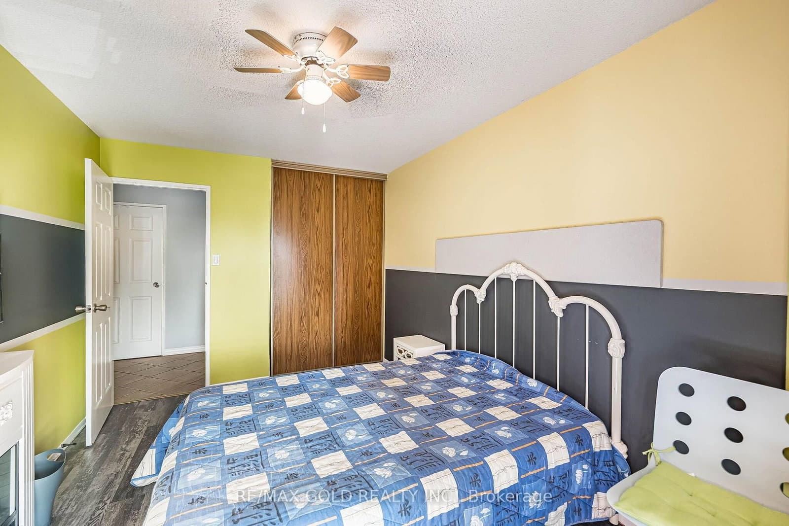 21 Knightsbridge Road, Unit 407 thumbnail 37