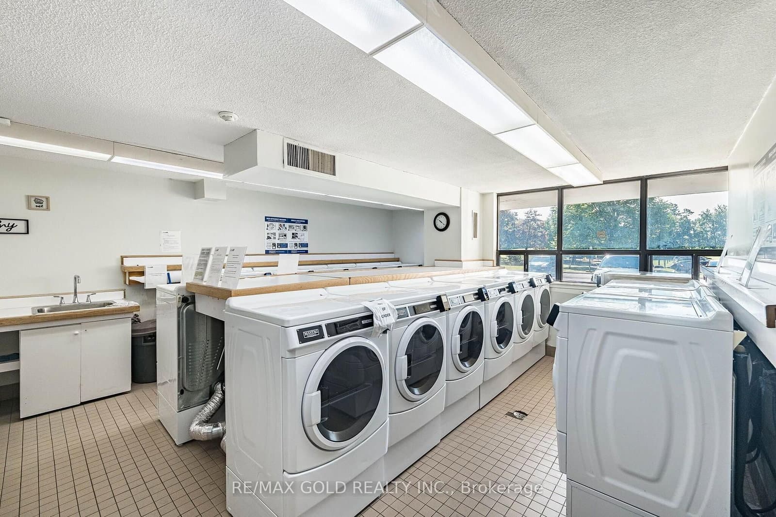 21 Knightsbridge Road, Unit 407 thumbnail 44