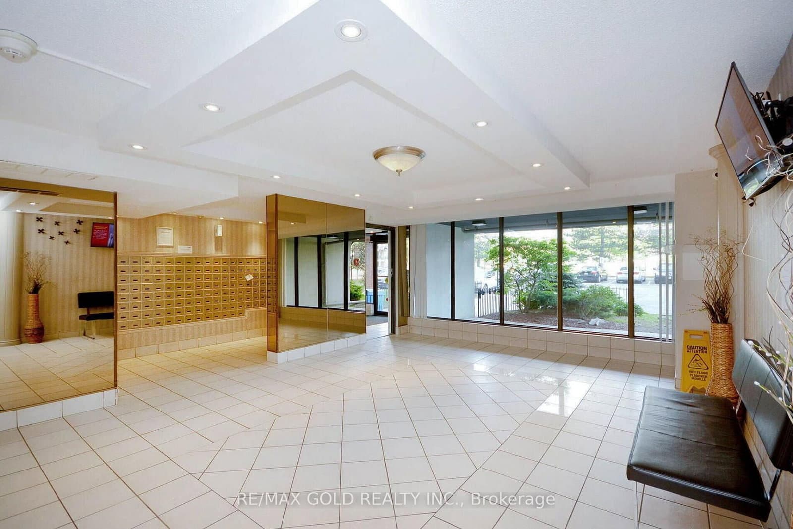 21 Knightsbridge Road, Unit 407 thumbnail 5