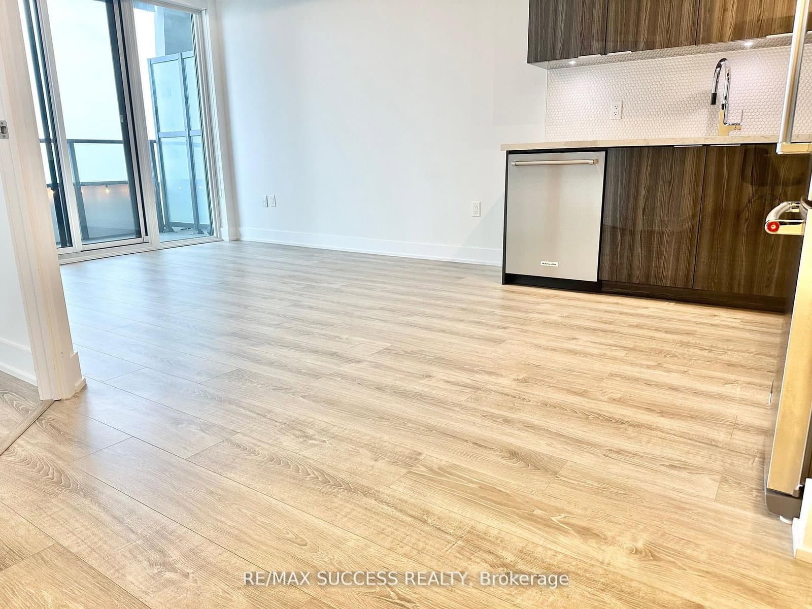 30 Shore Breeze Drive, Unit 2617 thumbnail 10