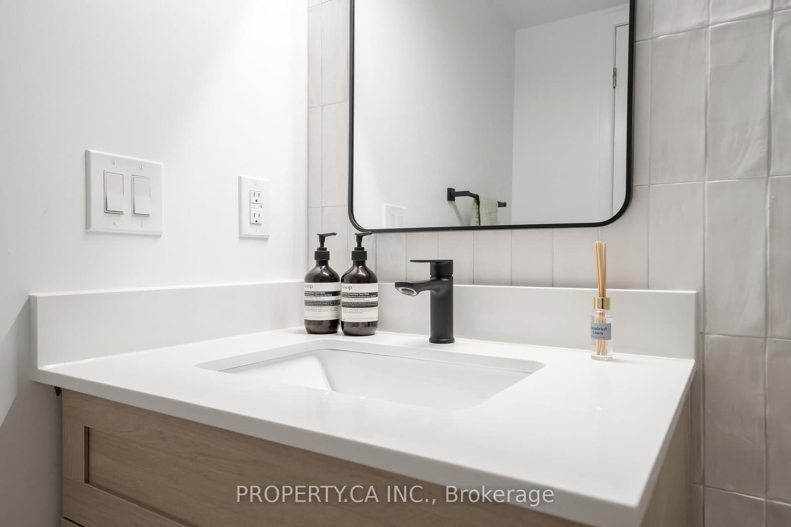 830 Lawrence Avenue, Unit 1201 thumbnail 17