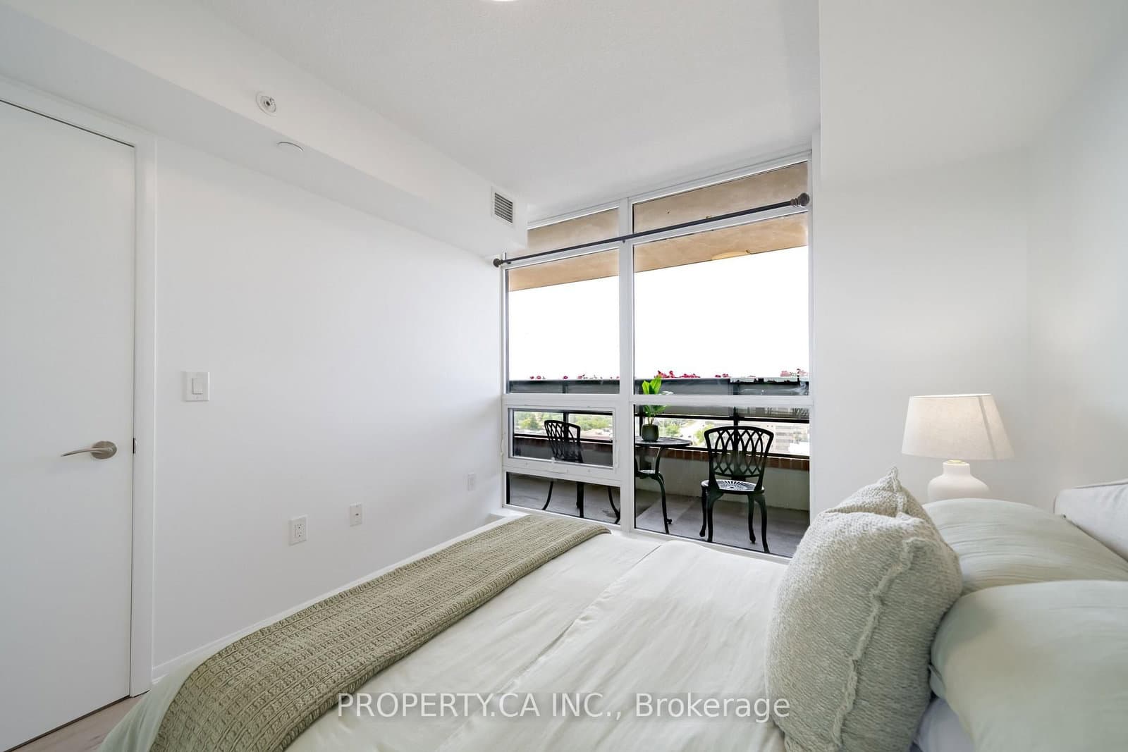 830 Lawrence Avenue, Unit 1201 thumbnail 20