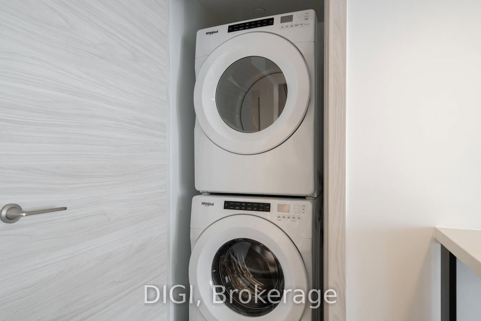 485 Perth Avenue, Unit E725 thumbnail 20