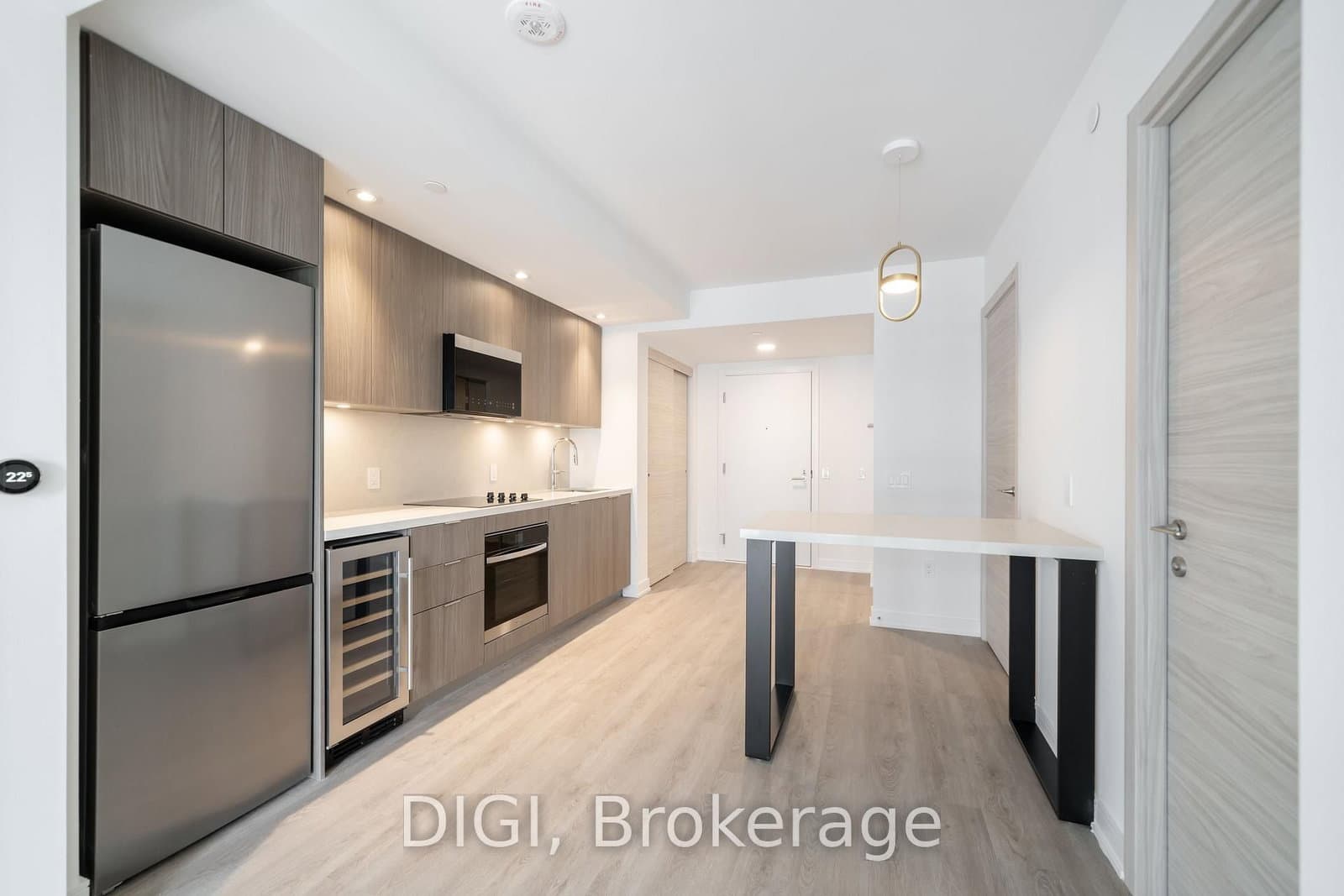 485 Perth Avenue, Unit E725 thumbnail 4
