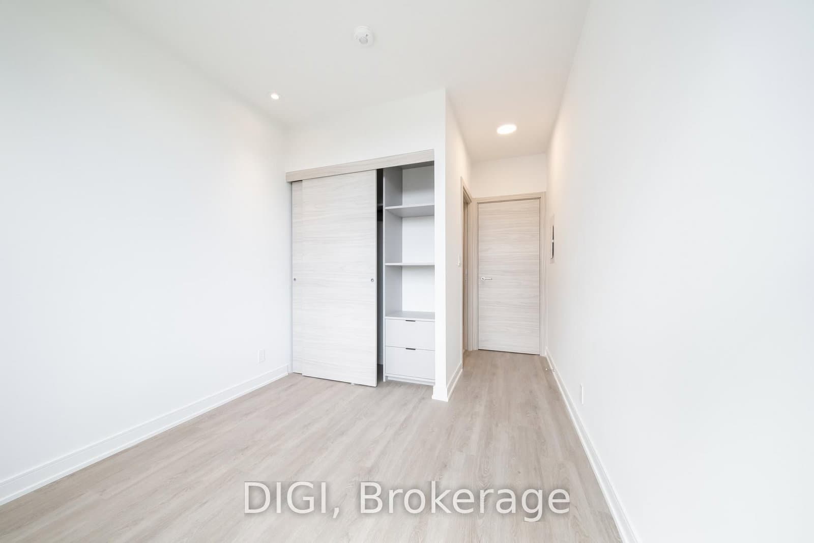 485 Perth Avenue, Unit W320 thumbnail 15