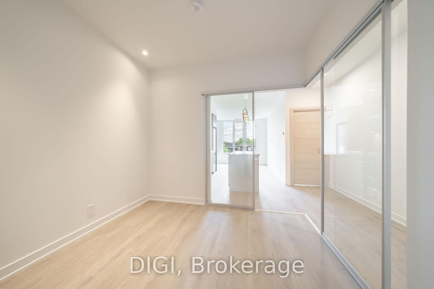 485 Perth Avenue, Unit W320 thumbnail 18