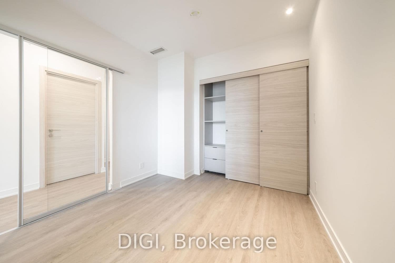 485 Perth Avenue, Unit W320 thumbnail 21