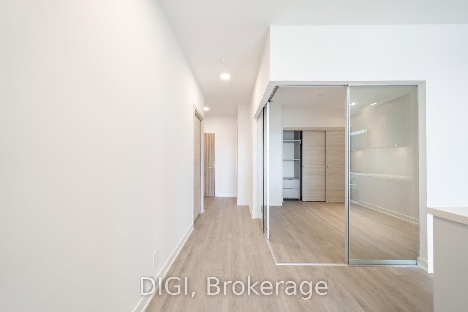 485 Perth Avenue, Unit W320 thumbnail 9