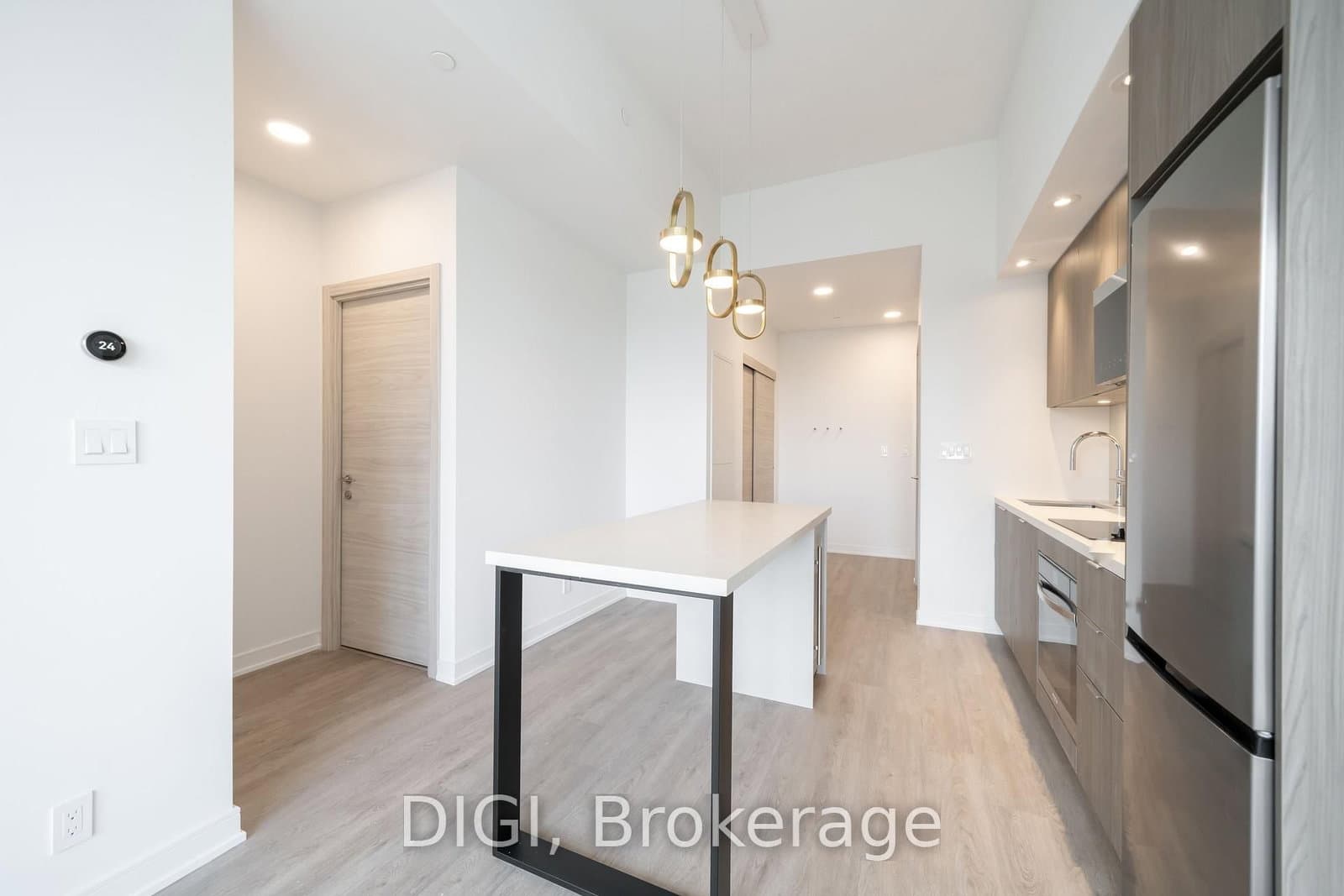 485 Perth Avenue, Unit E438 thumbnail 6