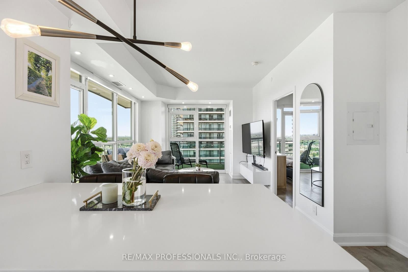 33 Shore Breeze Drive, Unit 1904 thumbnail 11