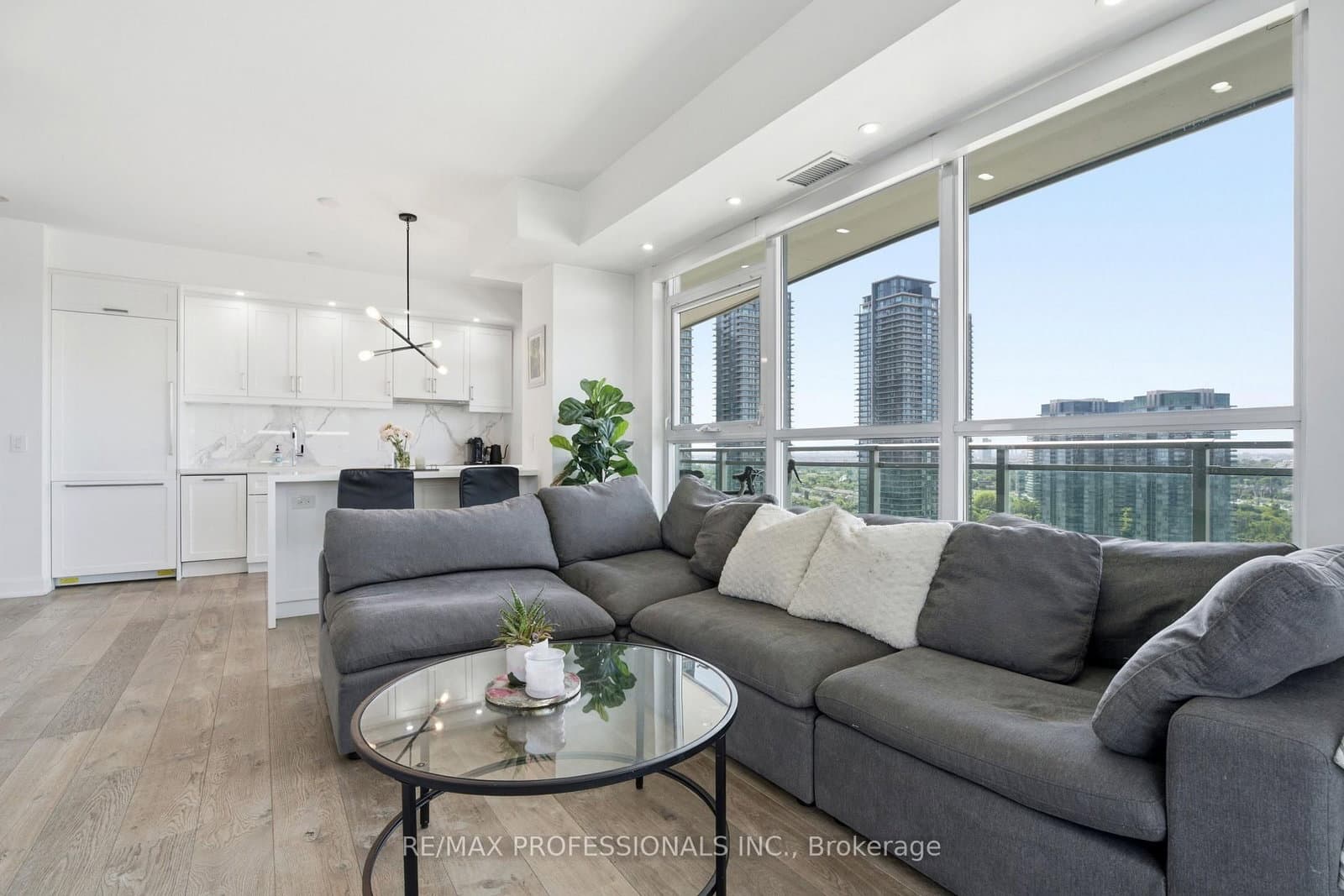 33 Shore Breeze Drive, Unit 1904 thumbnail 16