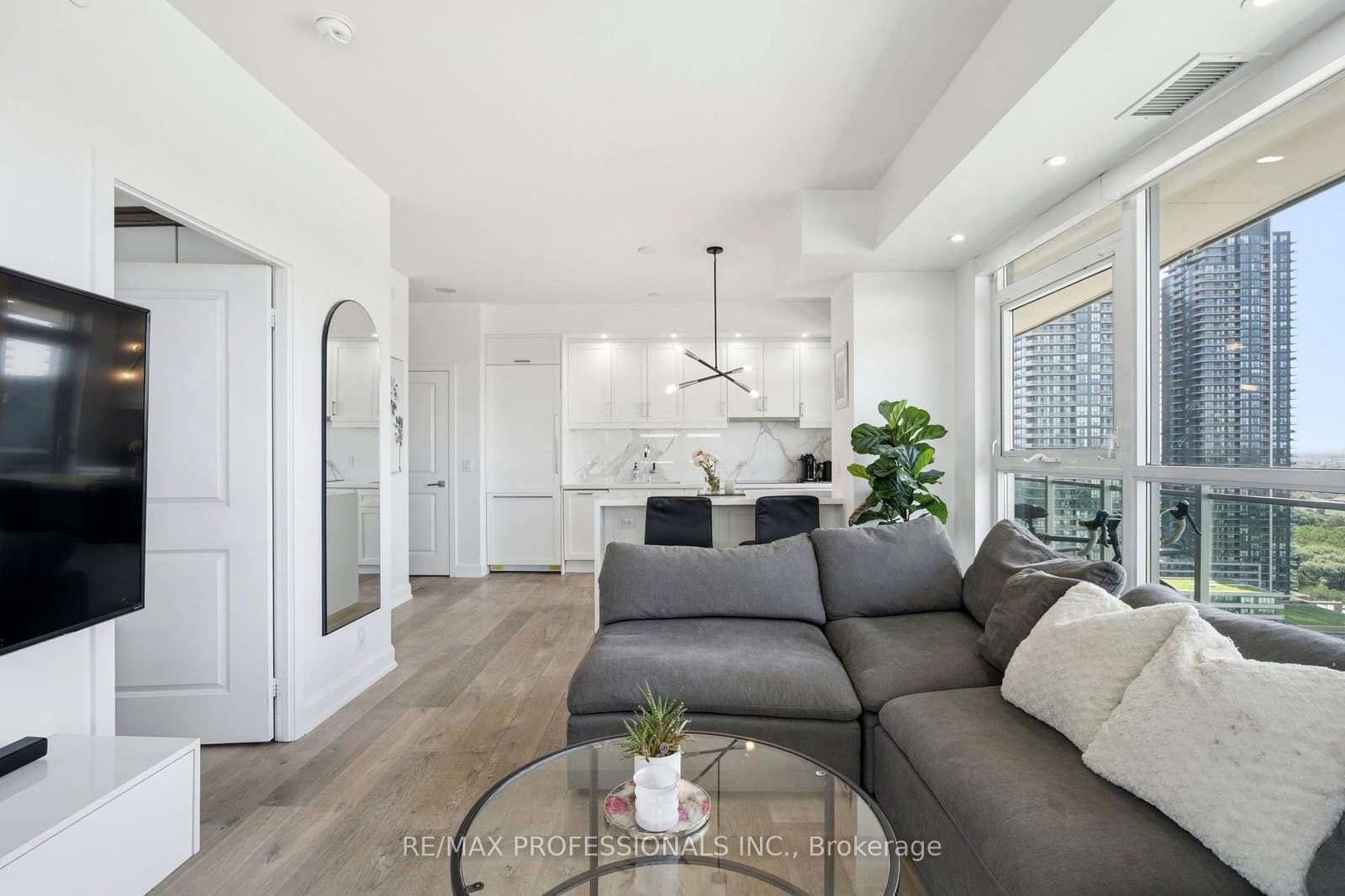 33 Shore Breeze Drive, Unit 1904 thumbnail 17