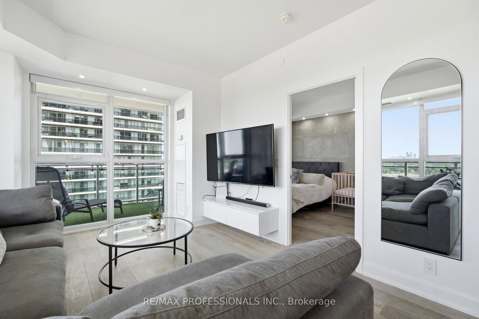 33 Shore Breeze Drive, Unit 1904 thumbnail 19