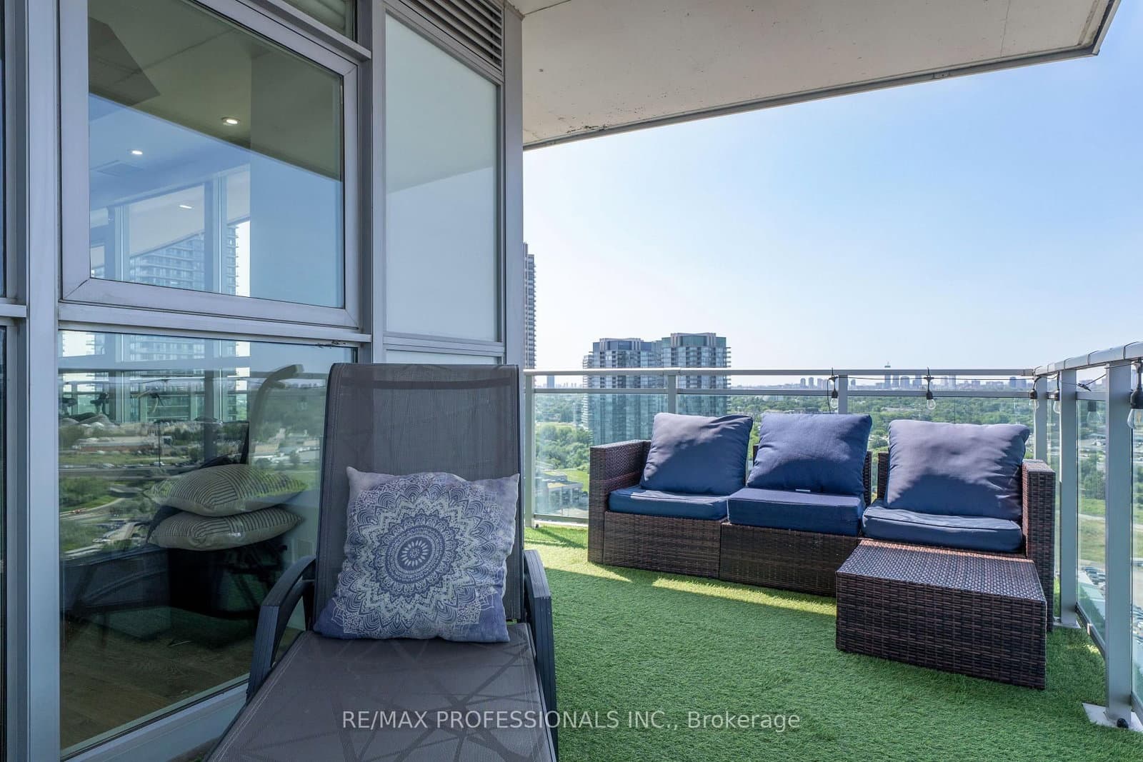 33 Shore Breeze Drive, Unit 1904 thumbnail 27