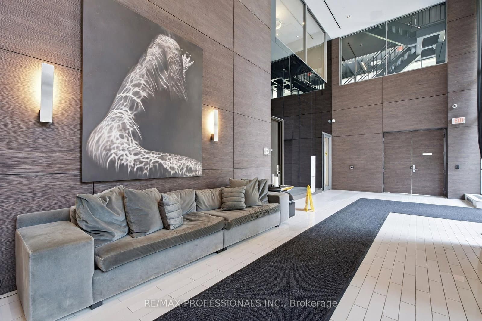 33 Shore Breeze Drive, Unit 1904 thumbnail 3