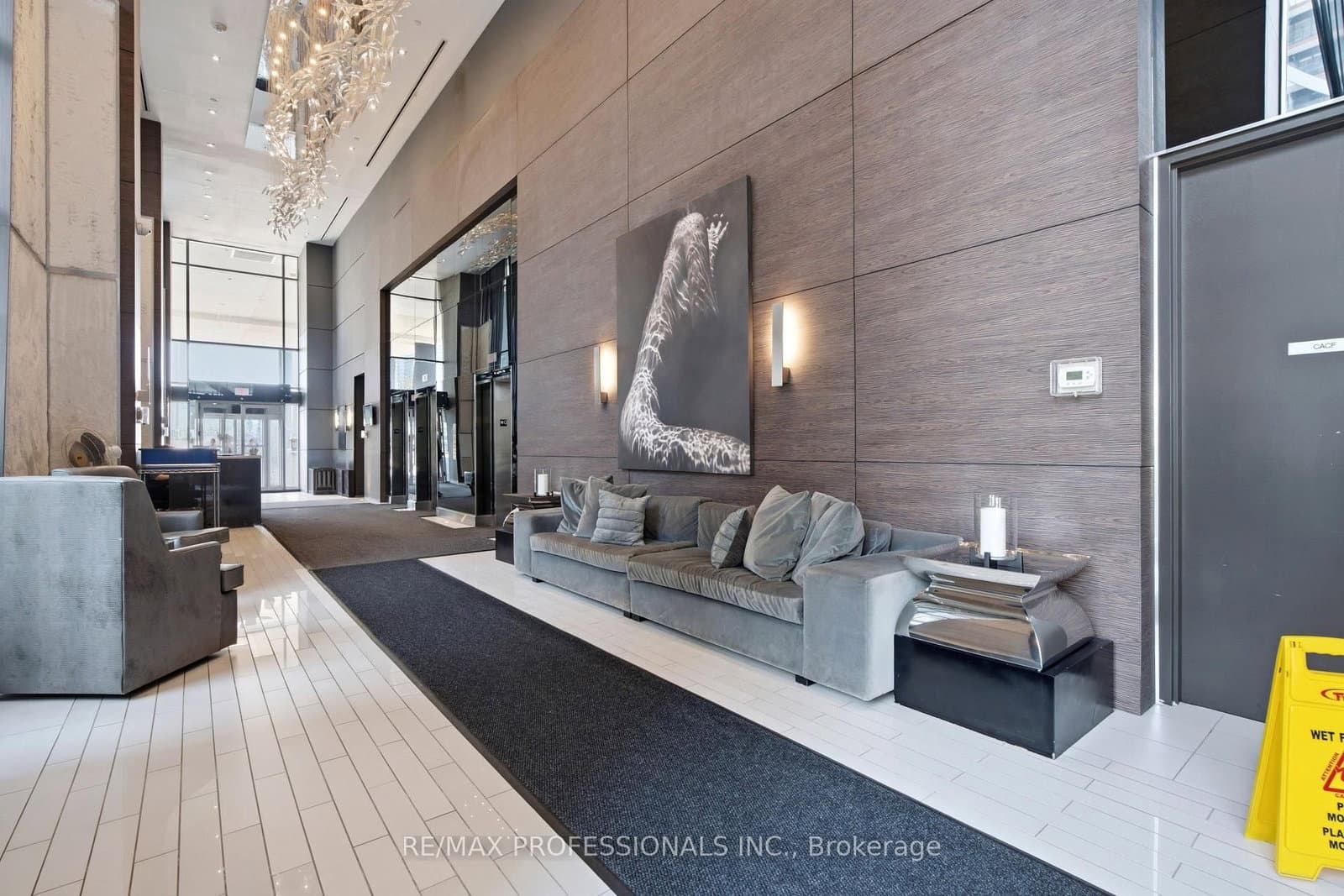 33 Shore Breeze Drive, Unit 1904 thumbnail 4
