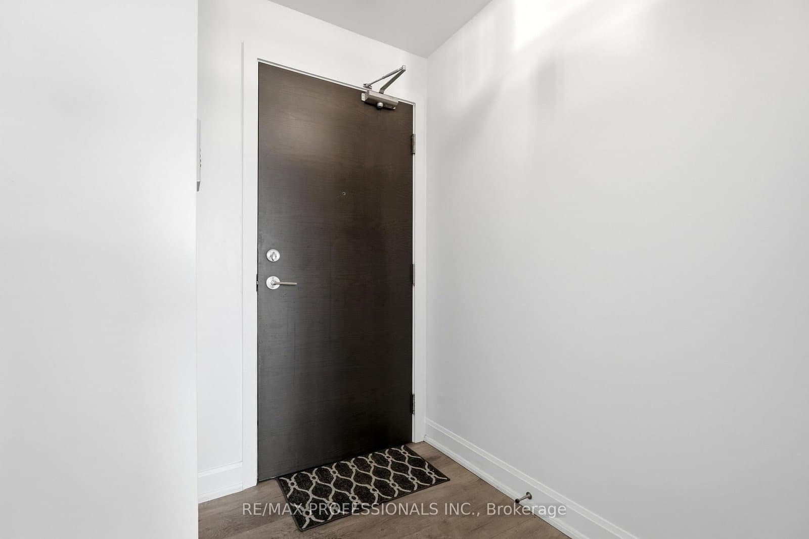 33 Shore Breeze Drive, Unit 1904 thumbnail 5