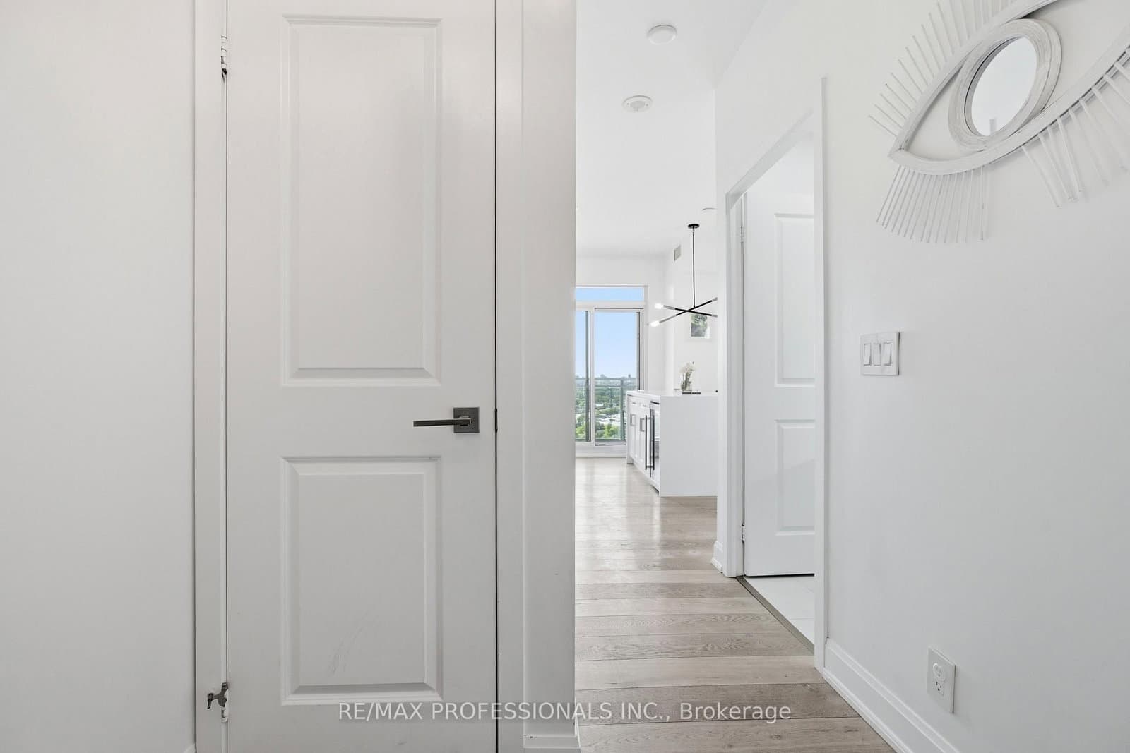 33 Shore Breeze Drive, Unit 1904 thumbnail 6