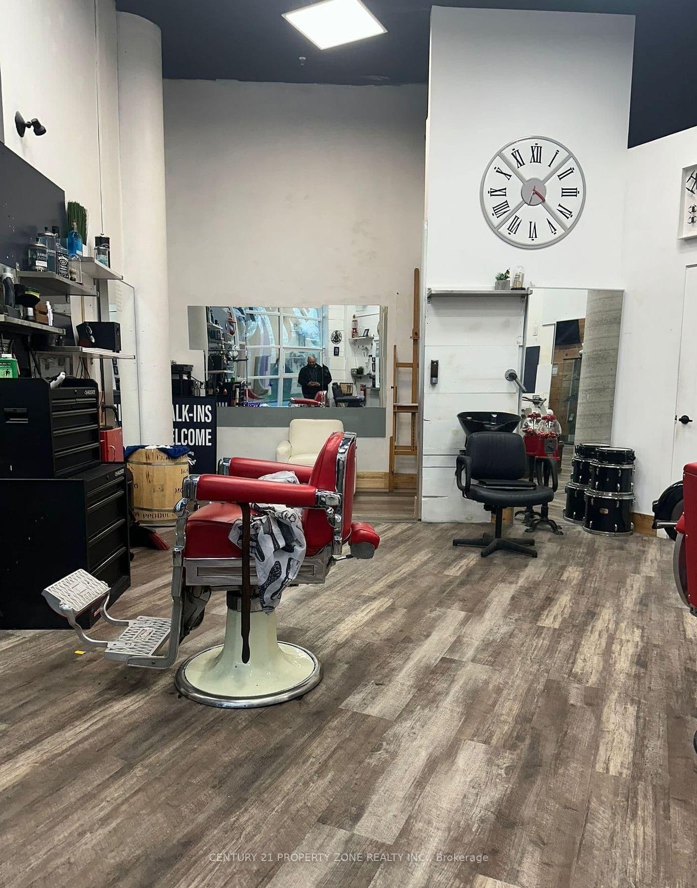 2067 Lake Shore Boulevard W, Unit 109 thumbnail 8