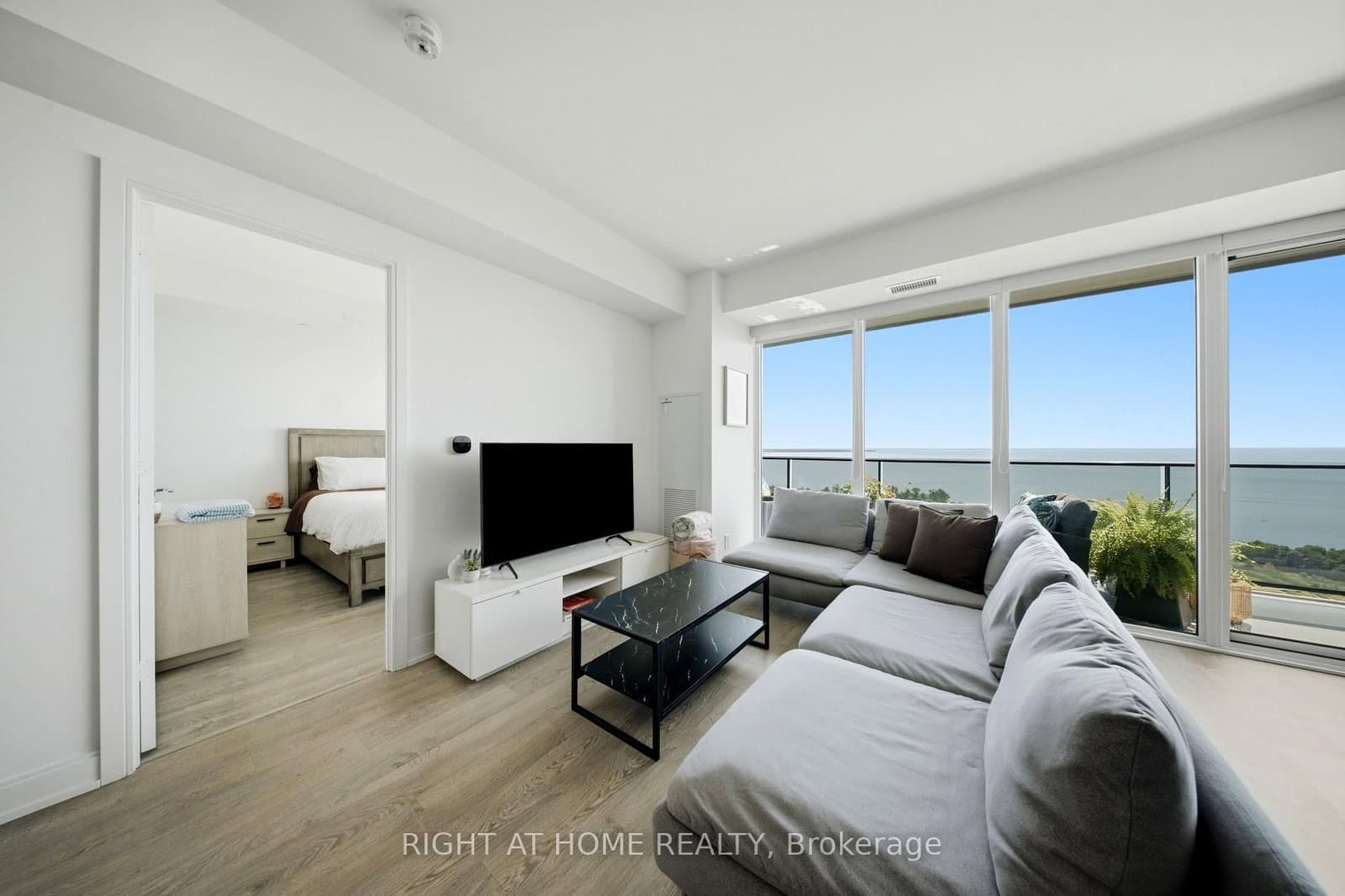 70 Annie Craig Drive, Unit 2605 thumbnail 14