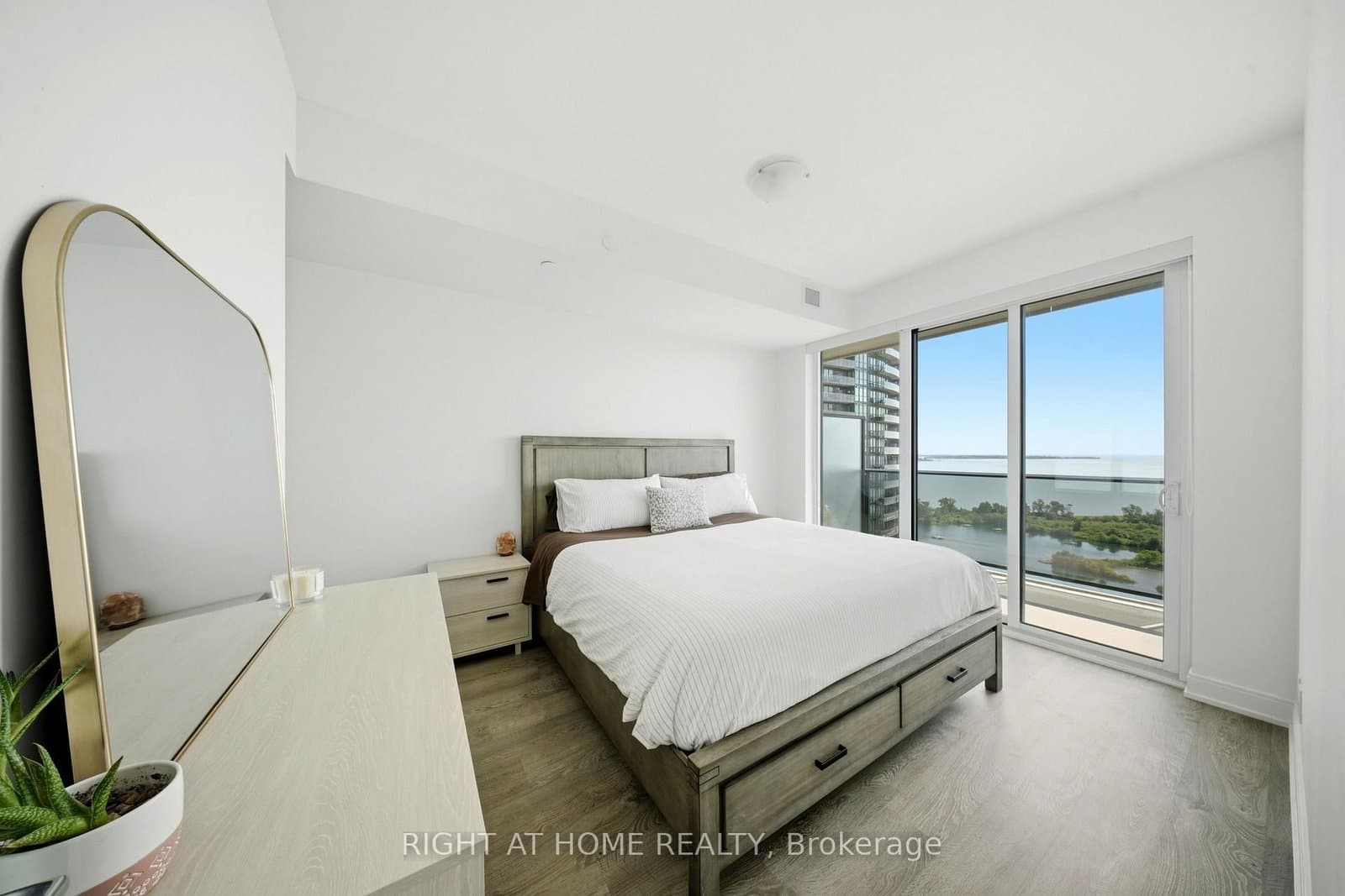 70 Annie Craig Drive, Unit 2605 thumbnail 15