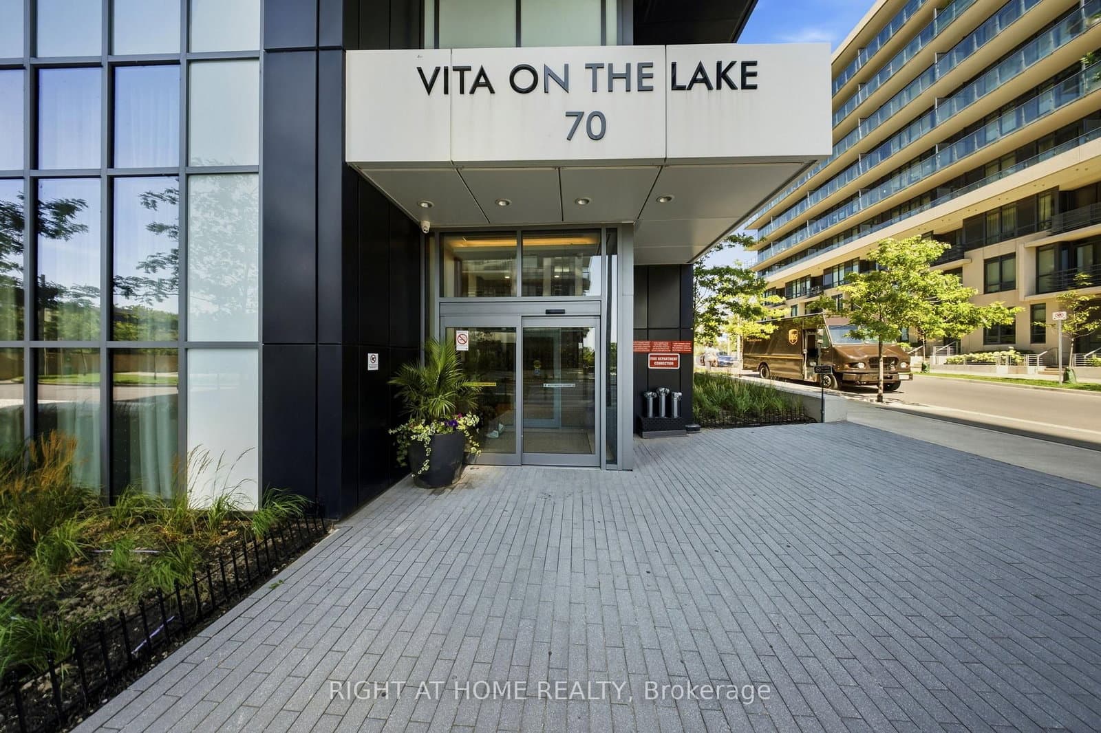 70 Annie Craig Drive, Unit 2605 thumbnail 22