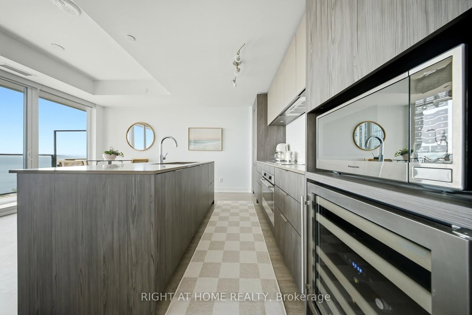 70 Annie Craig Drive, Unit 2605 thumbnail 6