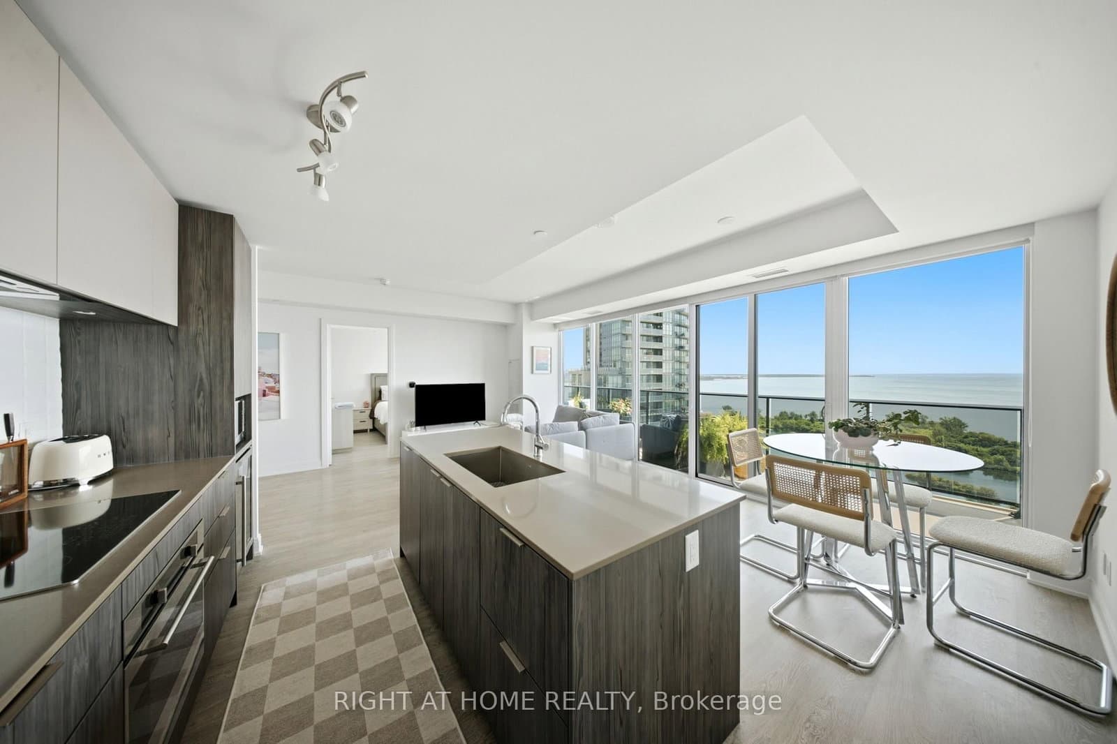 70 Annie Craig Drive, Unit 2605 thumbnail 8