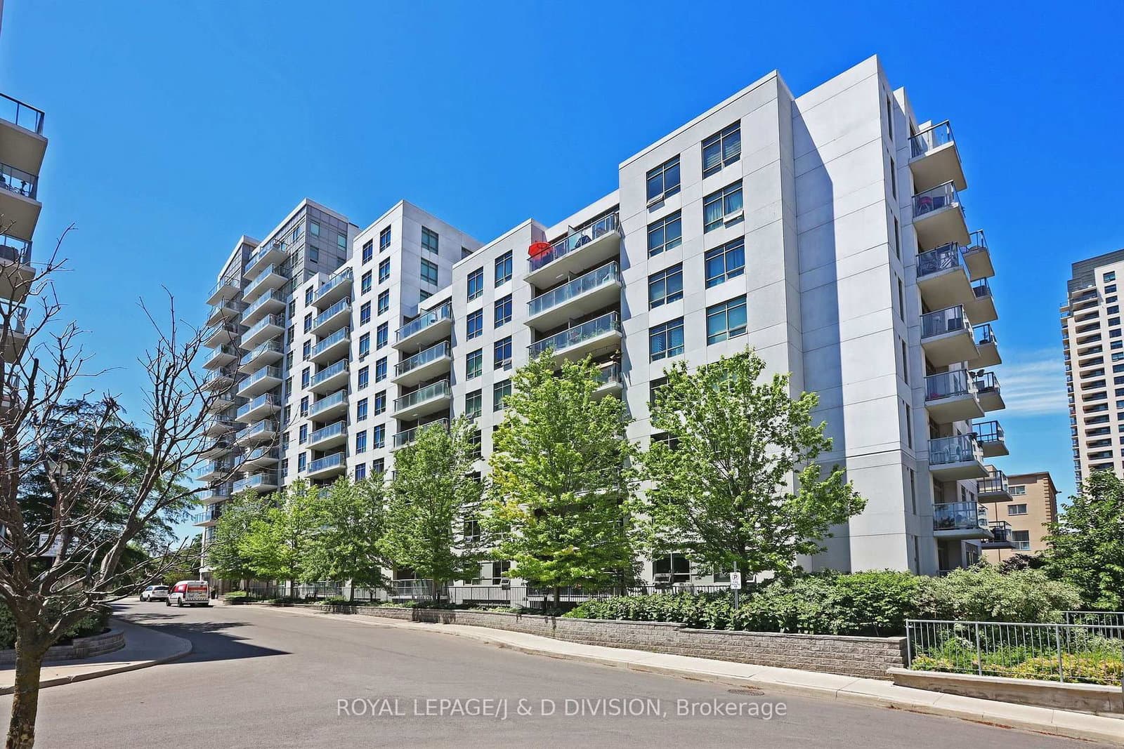816 Lansdowne Avenue, Unit 511 - Image 1