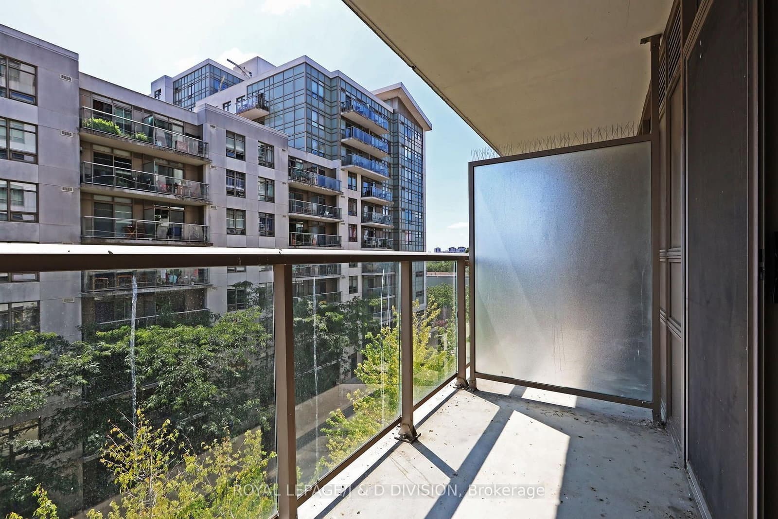 816 Lansdowne Avenue, Unit 511 thumbnail 21