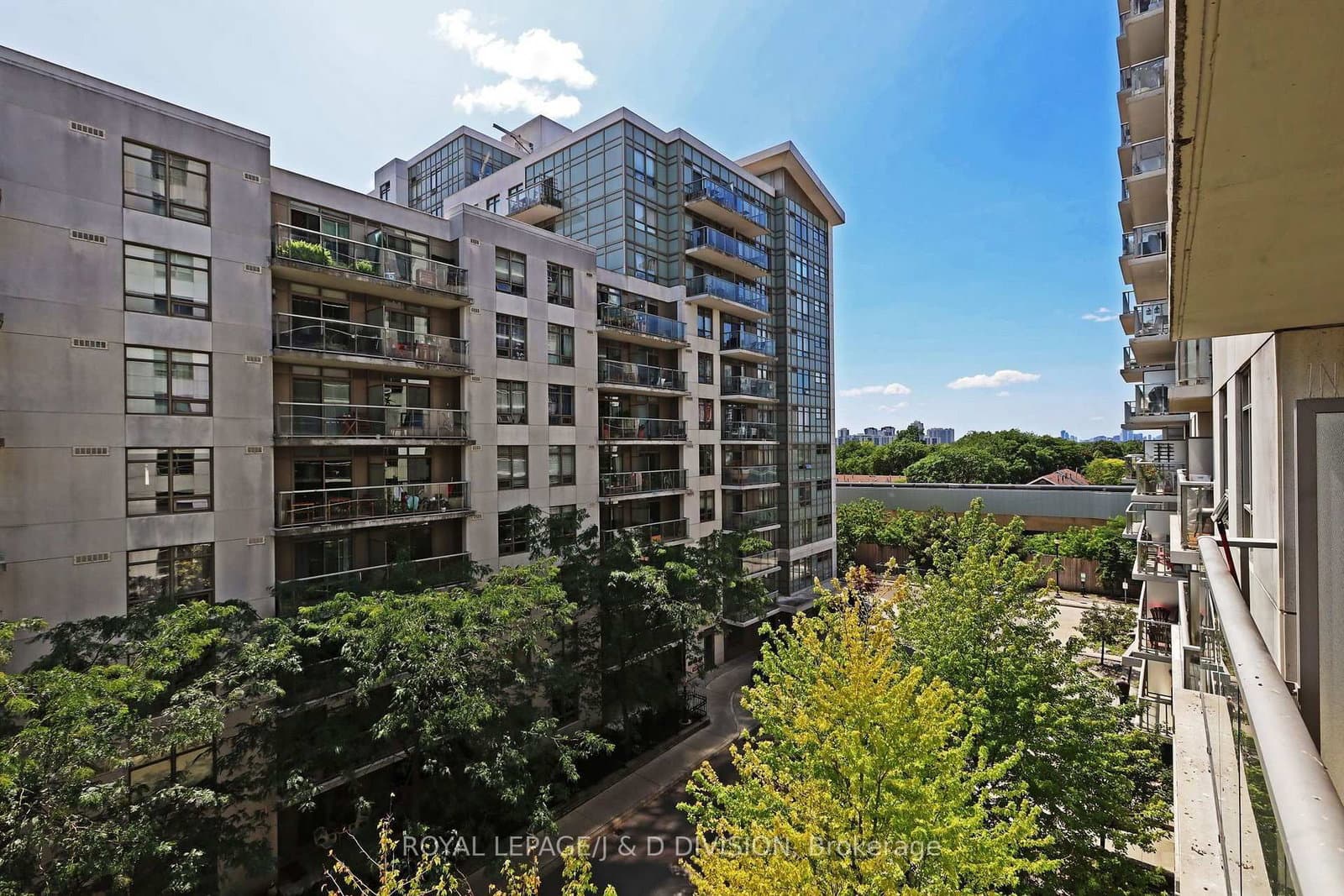 816 Lansdowne Avenue, Unit 511 thumbnail 23
