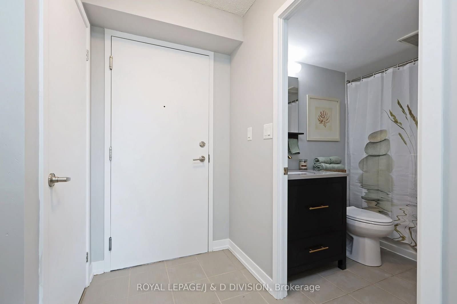 816 Lansdowne Avenue, Unit 511 thumbnail 3